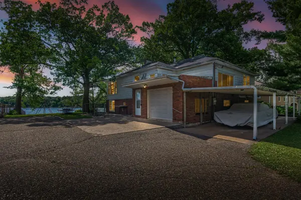 450 W Horseshoe DR, Shoreview, MN 55126