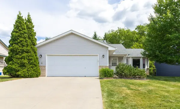 4693 Heather Ridge RD N,  Oakdale,  MN 55128