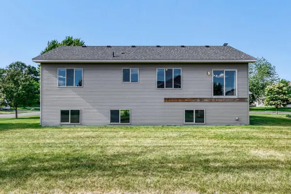 1001 Maplewood AVE SW, Isanti, MN 55040