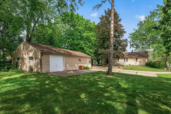 2559 Clarence ST, Maplewood, MN 55109