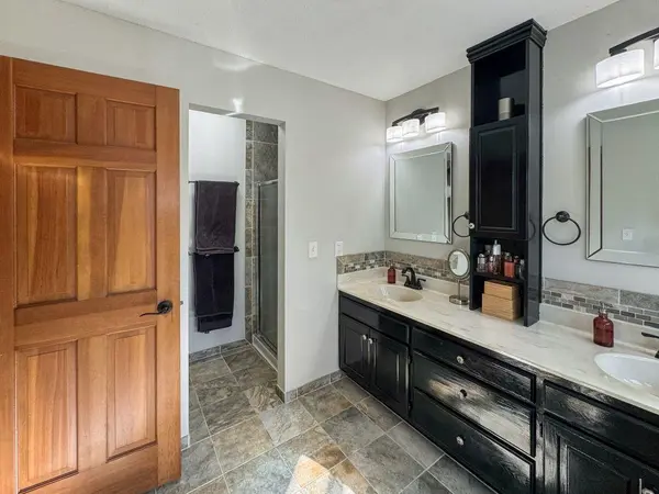 1602 Woodstone DR, Victoria, MN 55386