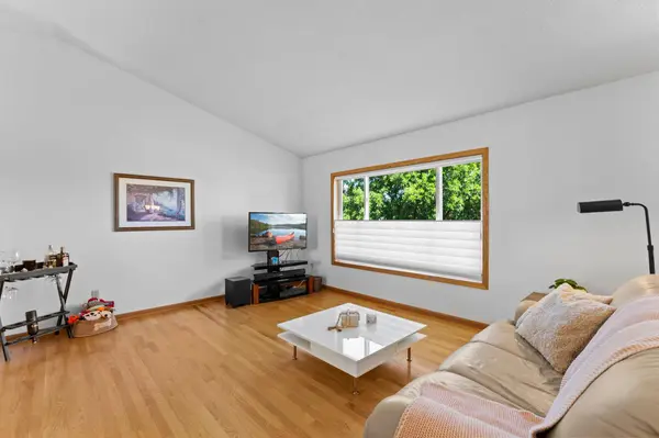 17509 Five Oaks DR, Farmington, MN 55024