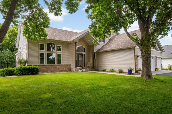 20439 Islandview CIR, Lakeville, MN 55044