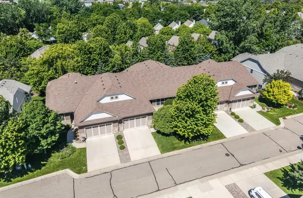 8619 Lake Riley DR, Chanhassen, MN 55317