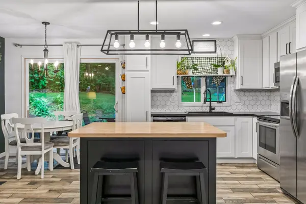 2286 Bevans CIR, Red Wing, MN 55066