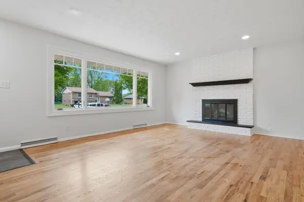 2618 Southlawn DR, Maplewood, MN 55109