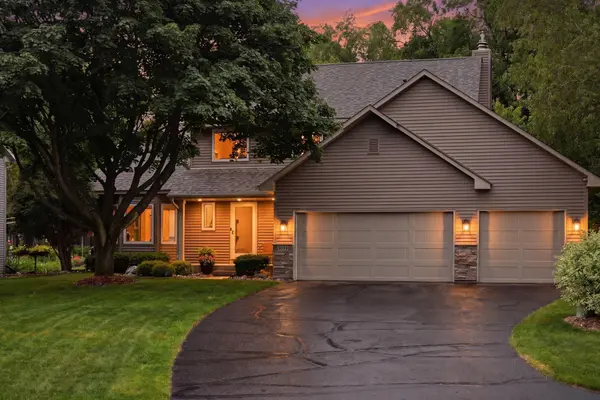 4085 Deerwood TRL, Eagan, MN 55122
