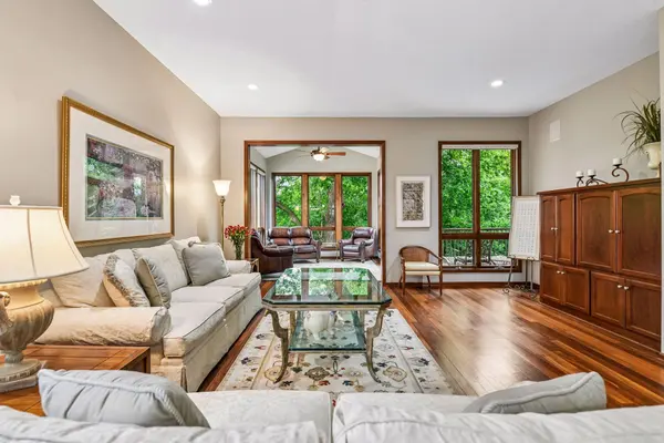9385 Libby LN, Eden Prairie, MN 55347