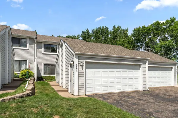 943 Sylvia LN, Shoreview, MN 55126