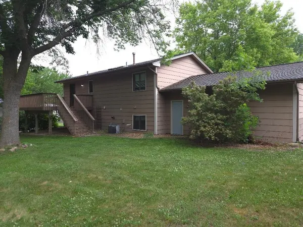 5627 Lannon AVE NE, Albertville, MN 55301