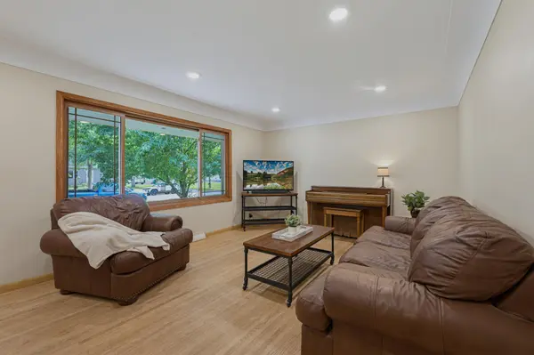 735 E 4th ST, Litchfield, MN 55355