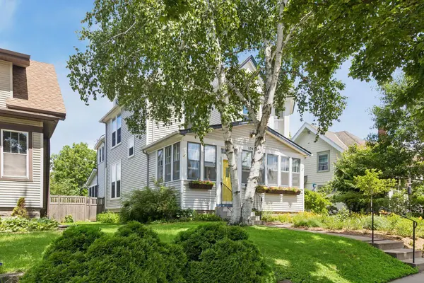 1045 Van Slyke AVE, Saint Paul, MN 55103