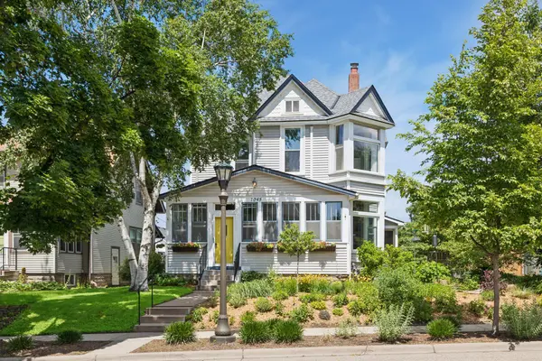 1045 Van Slyke AVE, Saint Paul, MN 55103