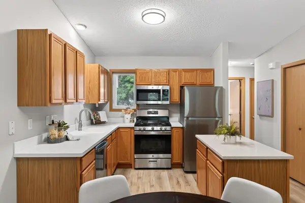 5831 Lake Curve LN, Brooklyn Center, MN 55429