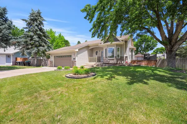 11015 Rhode Island CIR N, Champlin, MN 55316
