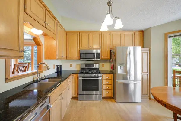 11015 Rhode Island CIR N, Champlin, MN 55316