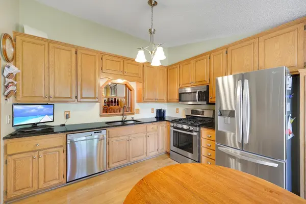 11015 Rhode Island CIR N, Champlin, MN 55316