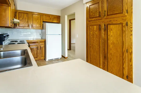 10332 Balsam LN, Eden Prairie, MN 55347