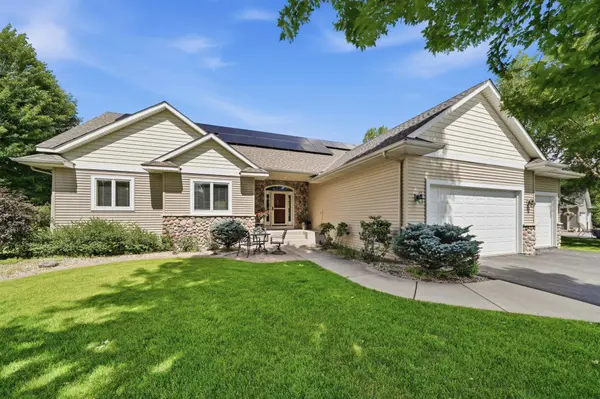 868 Bavaria Hills TER, Chaska, MN 55318