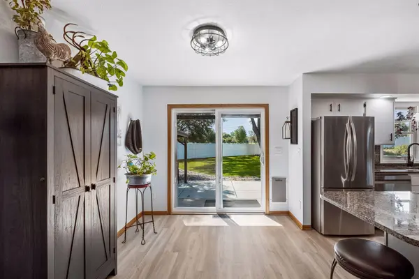 2134 Shale LN, Eagan, MN 55122