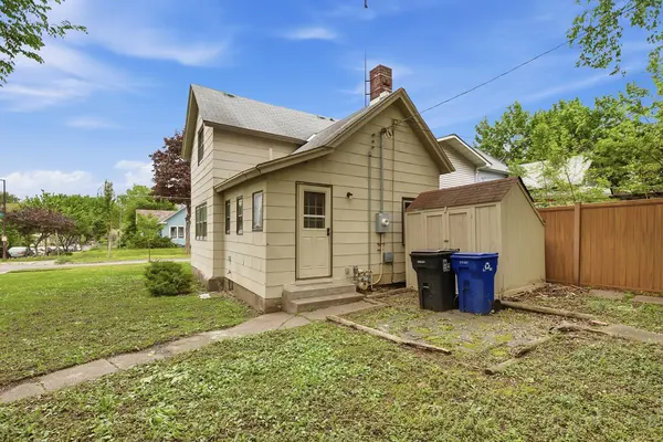 256 Rose AVE W, Saint Paul, MN 55117