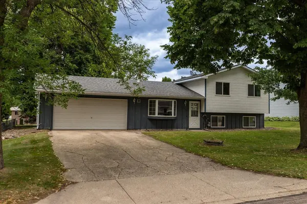 660 24th ST NE, Owatonna, MN 55060