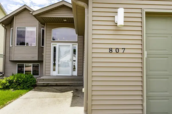 807 16th AVE W, West Fargo, ND 58078