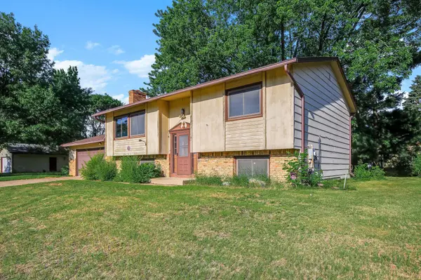 8009 Noble AVE N,  Brooklyn Park,  MN 55443