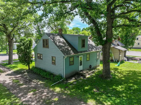 1318 Irving ST, Alexandria, MN 56308