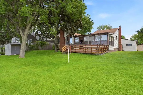 10226 S Shore DR, Plymouth, MN 55441