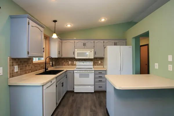 913 Carolina Pkwy NW, Hutchinson, MN 55350