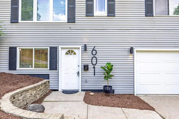 601 Annapolis ST E, Saint Paul, MN 55118