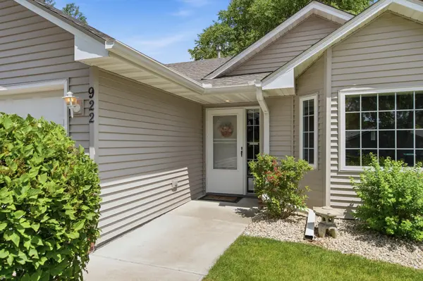 922 105th AVE NW, Coon Rapids, MN 55433