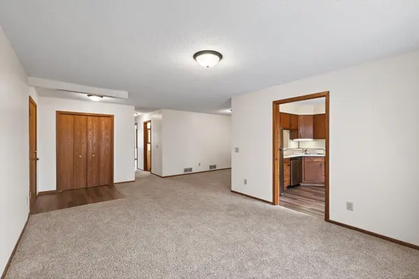 20 94th CIR NW #203NW, Coon Rapids, MN 55448