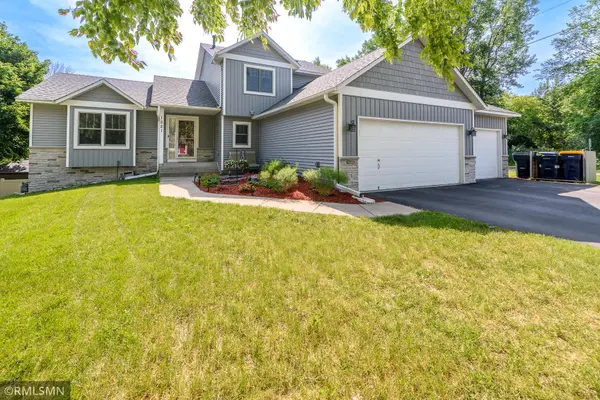 1521 Earle WAY,  Burnsville,  MN 55306