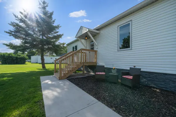410 2nd ST NW, Melrose, MN 56352