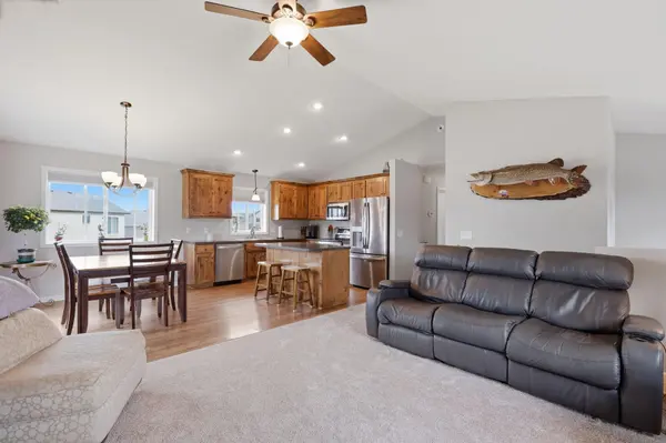 25483 12th Bay ST W, Zimmerman, MN 55398