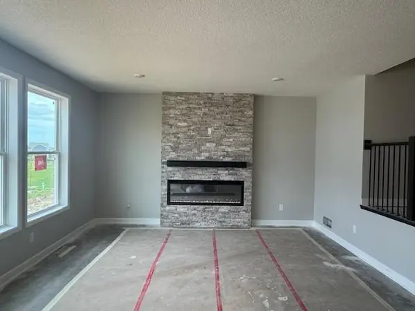8607 183rd ST W, Lakeville, MN 55044