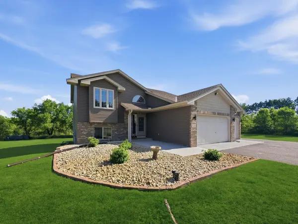 10420 256th AVE NW, Zimmerman, MN 55398