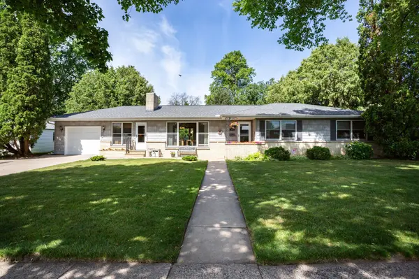 415 N 8th ST, River Falls, WI 54022