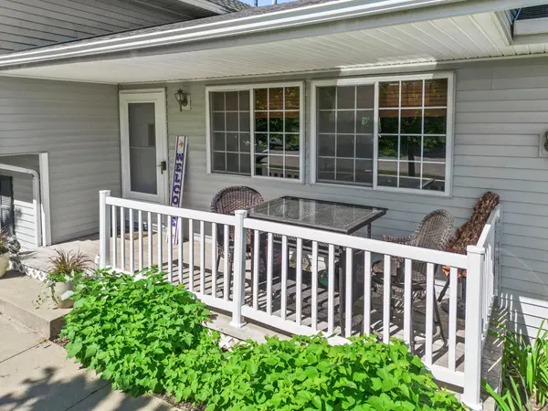 504 S Maple ST, Belle Plaine, MN 56011