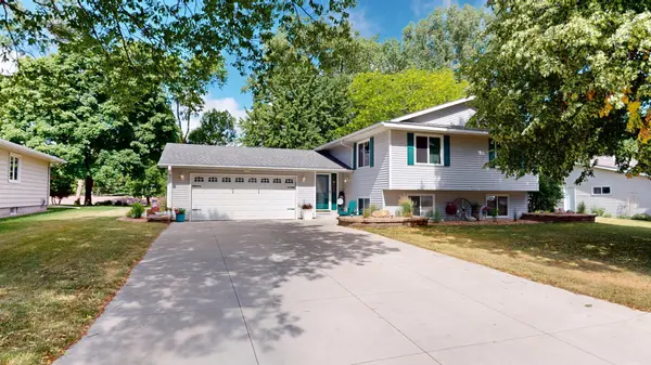 1825 Bayview DR,  Albert Lea,  MN 56007