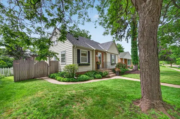 4247 Zenith AVE N, Robbinsdale, MN 55422