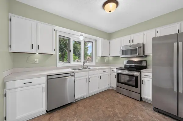 3984 Orchid LN N, Plymouth, MN 55446
