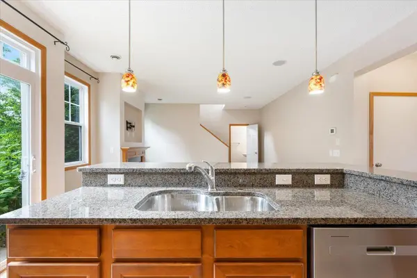 1585 Sumac CIR, Carver, MN 55315