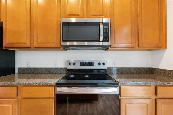 1585 Sumac CIR, Carver, MN 55315