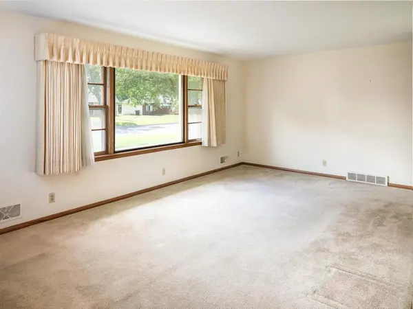 948 Main ST S, Shakopee, MN 55379