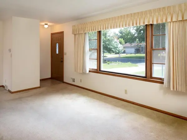 948 Main ST S, Shakopee, MN 55379