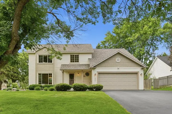 9445 Hillingdon RD, Woodbury, MN 55125