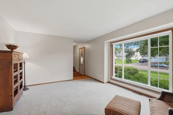 9445 Hillingdon RD, Woodbury, MN 55125